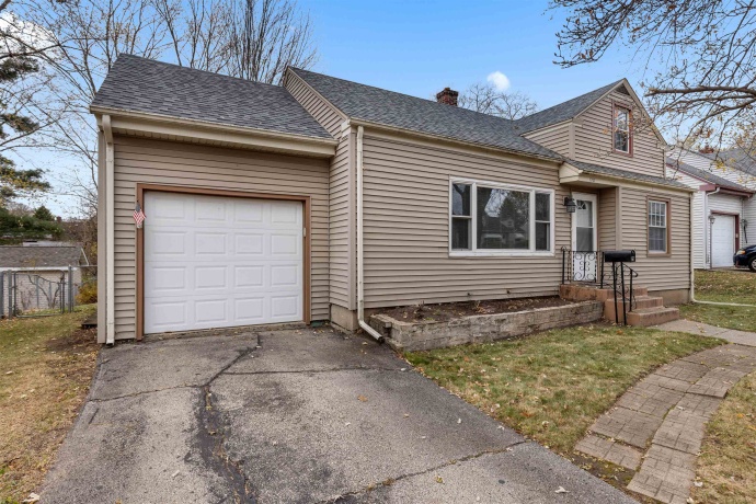 1707 Sexton, ROCKFORD, Illinois 61108, 2 Bedrooms Bedrooms, ,1 BathroomBathrooms,House,For Sale,Sexton,202507181