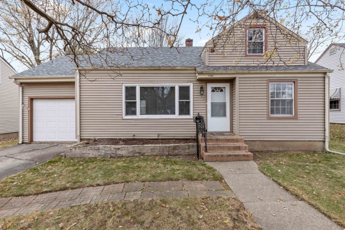 1707 Sexton, ROCKFORD, Illinois 61108, 2 Bedrooms Bedrooms, ,1 BathroomBathrooms,House,For Sale,Sexton,202507181