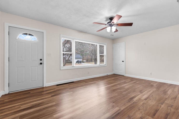 1707 Sexton, ROCKFORD, Illinois 61108, 2 Bedrooms Bedrooms, ,1 BathroomBathrooms,House,For Sale,Sexton,202507181