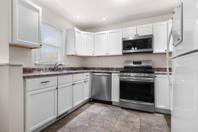 1707 Sexton, ROCKFORD, Illinois 61108, 2 Bedrooms Bedrooms, ,1 BathroomBathrooms,House,For Sale,Sexton,202507181