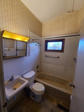 3912 latham, ROCKFORD, Illinois 61103, 3 Bedrooms Bedrooms, ,1 BathroomBathrooms,House,For Sale,latham,202507182