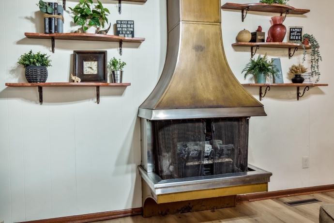 1603 Log Cabin, ROCKFORD, Illinois 61108, 2 Bedrooms Bedrooms, ,1 BathroomBathrooms,House,For Sale,Log Cabin,202507187