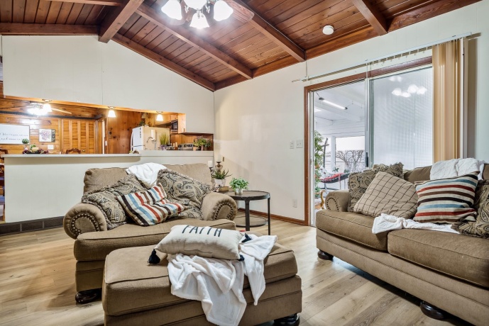 1603 Log Cabin, ROCKFORD, Illinois 61108, 2 Bedrooms Bedrooms, ,1 BathroomBathrooms,House,For Sale,Log Cabin,202507187