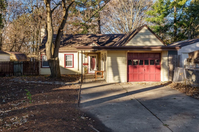 1603 Log Cabin, ROCKFORD, Illinois 61108, 2 Bedrooms Bedrooms, ,1 BathroomBathrooms,House,For Sale,Log Cabin,202507187