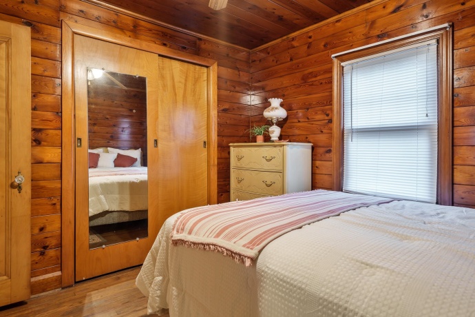 1603 Log Cabin, ROCKFORD, Illinois 61108, 2 Bedrooms Bedrooms, ,1 BathroomBathrooms,House,For Sale,Log Cabin,202507187