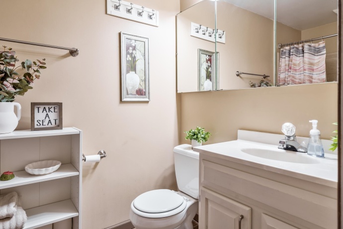 1603 Log Cabin, ROCKFORD, Illinois 61108, 2 Bedrooms Bedrooms, ,1 BathroomBathrooms,House,For Sale,Log Cabin,202507187