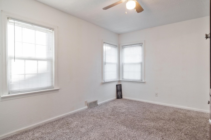 1603 Log Cabin, ROCKFORD, Illinois 61108, 2 Bedrooms Bedrooms, ,1 BathroomBathrooms,House,For Sale,Log Cabin,202507187