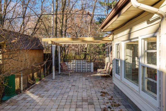 1603 Log Cabin, ROCKFORD, Illinois 61108, 2 Bedrooms Bedrooms, ,1 BathroomBathrooms,House,For Sale,Log Cabin,202507187