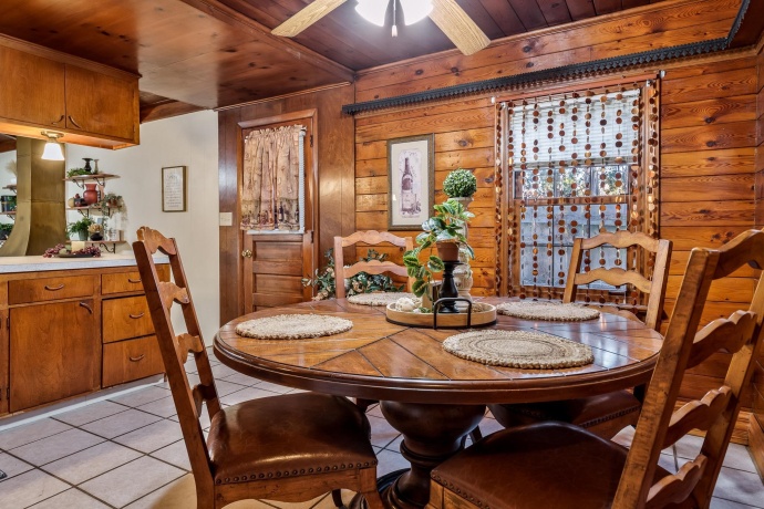 1603 Log Cabin, ROCKFORD, Illinois 61108, 2 Bedrooms Bedrooms, ,1 BathroomBathrooms,House,For Sale,Log Cabin,202507187