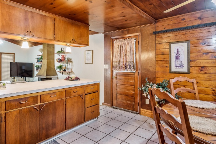 1603 Log Cabin, ROCKFORD, Illinois 61108, 2 Bedrooms Bedrooms, ,1 BathroomBathrooms,House,For Sale,Log Cabin,202507187