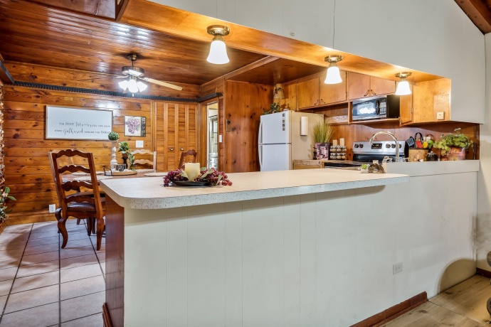 1603 Log Cabin, ROCKFORD, Illinois 61108, 2 Bedrooms Bedrooms, ,1 BathroomBathrooms,House,For Sale,Log Cabin,202507187