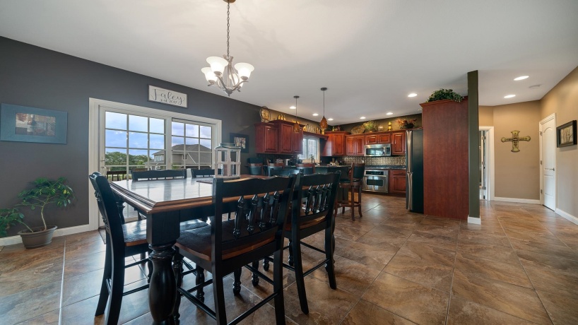 1815 White Pines, DIXON, Illinois 61021, 5 Bedrooms Bedrooms, ,3 BathroomsBathrooms,House,For Sale,White Pines,202505058