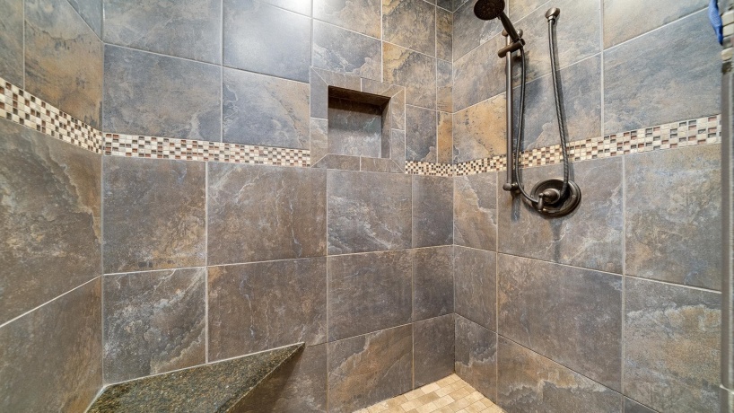 1815 White Pines, DIXON, Illinois 61021, 5 Bedrooms Bedrooms, ,3 BathroomsBathrooms,House,For Sale,White Pines,202505058