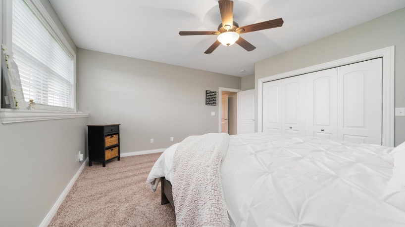 1815 White Pines, DIXON, Illinois 61021, 5 Bedrooms Bedrooms, ,3 BathroomsBathrooms,House,For Sale,White Pines,202505058