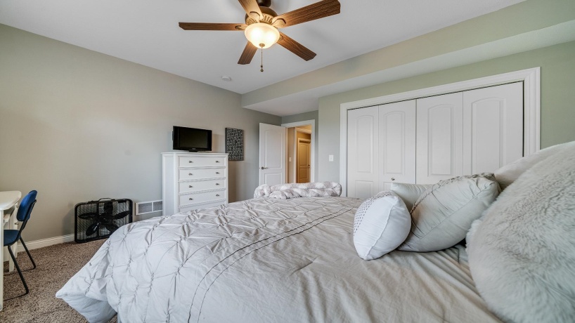 1815 White Pines, DIXON, Illinois 61021, 5 Bedrooms Bedrooms, ,3 BathroomsBathrooms,House,For Sale,White Pines,202505058