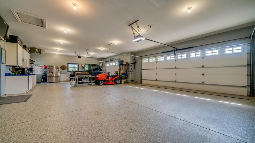 1815 White Pines, DIXON, Illinois 61021, 5 Bedrooms Bedrooms, ,3 BathroomsBathrooms,House,For Sale,White Pines,202505058