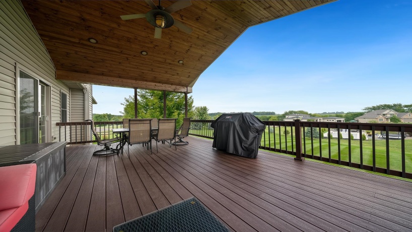 1815 White Pines, DIXON, Illinois 61021, 5 Bedrooms Bedrooms, ,3 BathroomsBathrooms,House,For Sale,White Pines,202505058