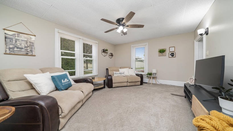 213 4th, OREGON, Illinois 61061, ,3 - 4 Units,For Sale,4th,202506097