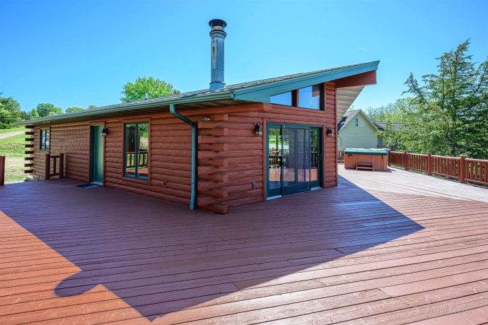 9 Oakmont, GALENA, Illinois 61036, 4 Bedrooms Bedrooms, ,2 BathroomsBathrooms,House,For Sale,Oakmont,202502539