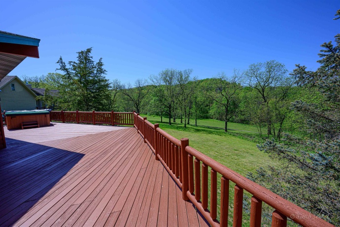 9 Oakmont, GALENA, Illinois 61036, 4 Bedrooms Bedrooms, ,2 BathroomsBathrooms,House,For Sale,Oakmont,202502539