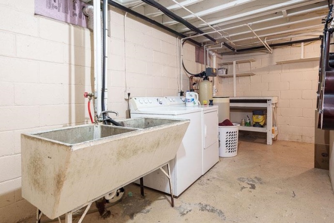 912 King, ROCKFORD, Illinois 61103, 3 Bedrooms Bedrooms, ,2 BathroomsBathrooms,House,For Sale,King,202507202