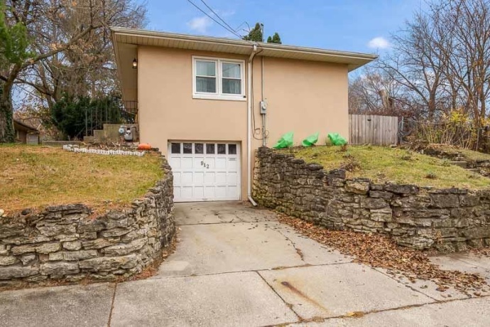 912 King, ROCKFORD, Illinois 61103, 3 Bedrooms Bedrooms, ,2 BathroomsBathrooms,House,For Sale,King,202507202