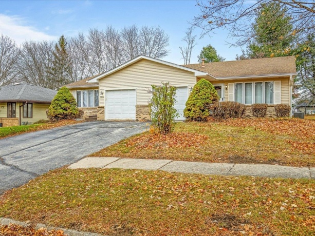 5634-5638 Elaine, ROCKFORD, Illinois 61108, ,2 Units,For Sale,Elaine,202507205