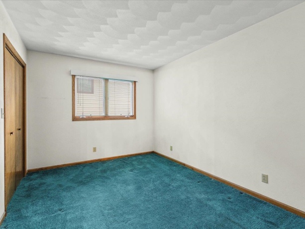 5634-5638 Elaine, ROCKFORD, Illinois 61108, ,2 Units,For Sale,Elaine,202507205