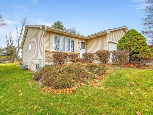 5634-5638 Elaine, ROCKFORD, Illinois 61108, ,2 Units,For Sale,Elaine,202507205