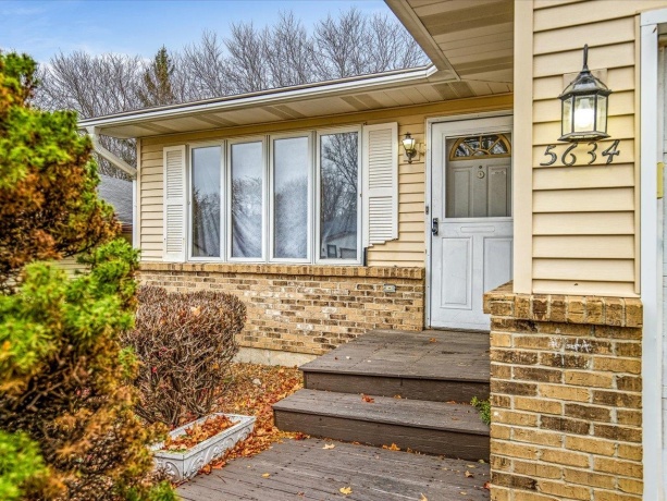 5634-5638 Elaine, ROCKFORD, Illinois 61108, ,2 Units,For Sale,Elaine,202507205