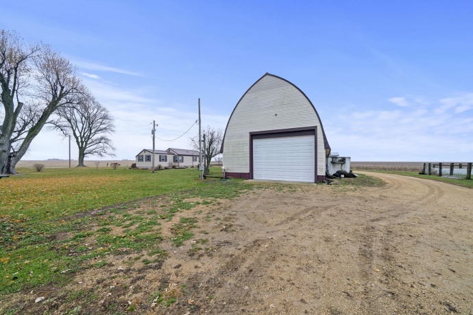 1684 Mt Morris, MOUNT MORRIS, Illinois 61054, 3 Bedrooms Bedrooms, ,1 BathroomBathrooms,House,For Sale,Mt Morris,202507206