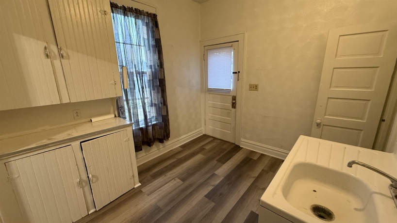 1103 West, ROCKFORD, Illinois 61102, ,3 - 4 Units,For Sale,West,202507207