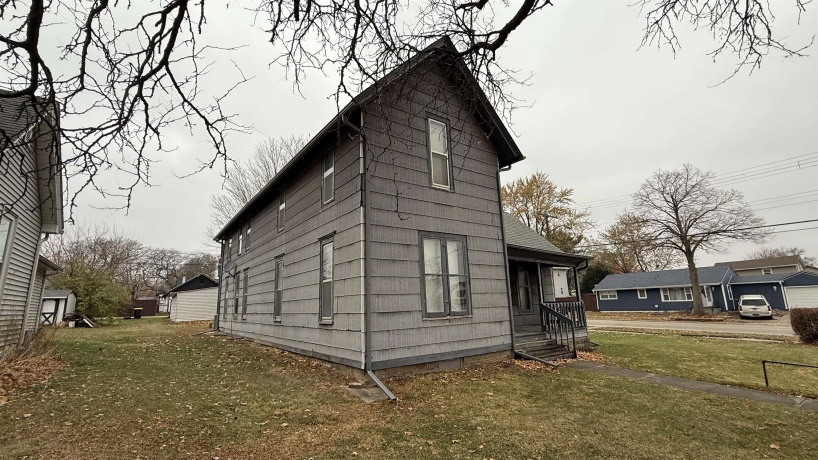 1103 West, ROCKFORD, Illinois 61102, ,3 - 4 Units,For Sale,West,202507207