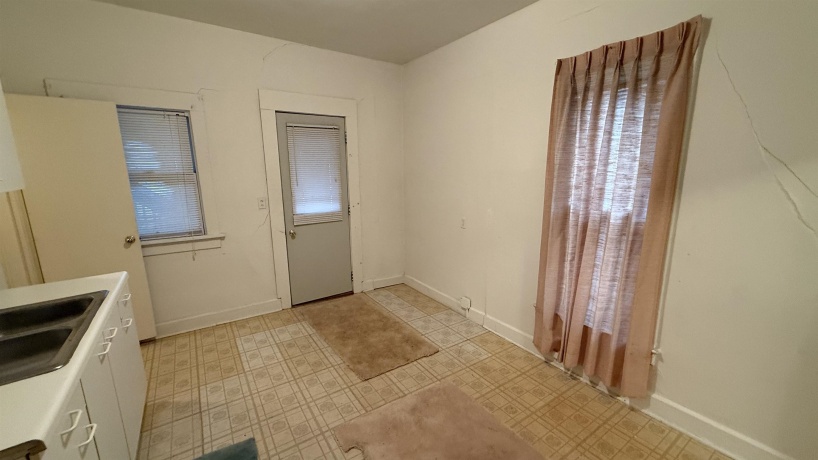 1103 West, ROCKFORD, Illinois 61102, ,3 - 4 Units,For Sale,West,202507207