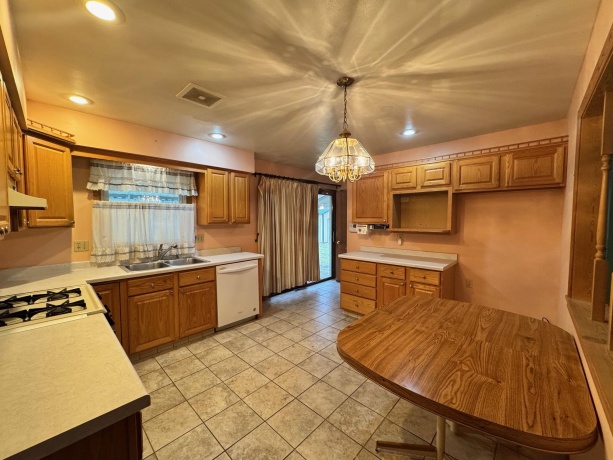 5753 Fox, SOUTH BELOIT, Illinois 61080, 3 Bedrooms Bedrooms, ,1 BathroomBathrooms,House,For Sale,Fox,202507211