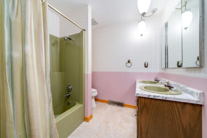 1198 Riverside, BELVIDERE, Illinois 61008, 4 Bedrooms Bedrooms, ,4 BathroomsBathrooms,House,For Sale,Riverside,202507214