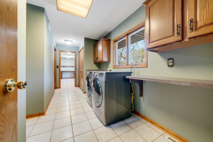 1198 Riverside, BELVIDERE, Illinois 61008, 4 Bedrooms Bedrooms, ,4 BathroomsBathrooms,House,For Sale,Riverside,202507214