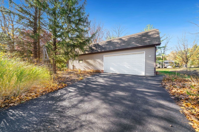 1198 Riverside, BELVIDERE, Illinois 61008, 4 Bedrooms Bedrooms, ,4 BathroomsBathrooms,House,For Sale,Riverside,202507214