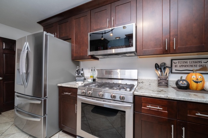 106 Thornhill, POPLAR GROVE, Illinois 61065, 3 Bedrooms Bedrooms, ,2 BathroomsBathrooms,House,For Sale,Thornhill,202507221