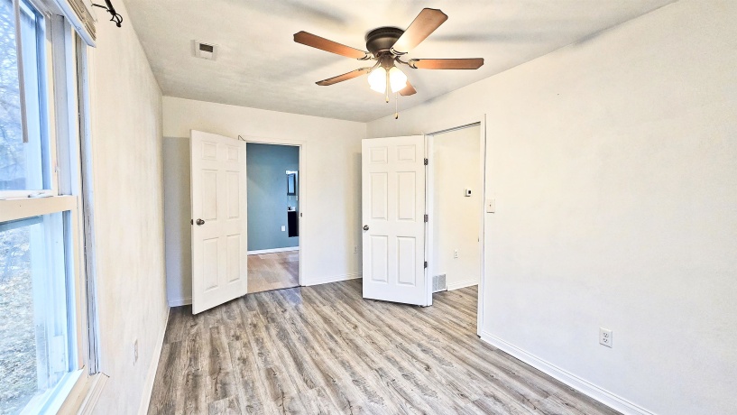 1305 Bond, ROCKFORD, Illinois 61101, 1 Bedroom Bedrooms, ,1 BathroomBathrooms,House,For Sale,Bond,202507222