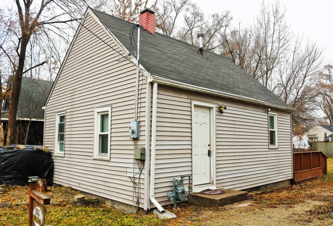 1305 Bond, ROCKFORD, Illinois 61101, 1 Bedroom Bedrooms, ,1 BathroomBathrooms,House,For Sale,Bond,202507222