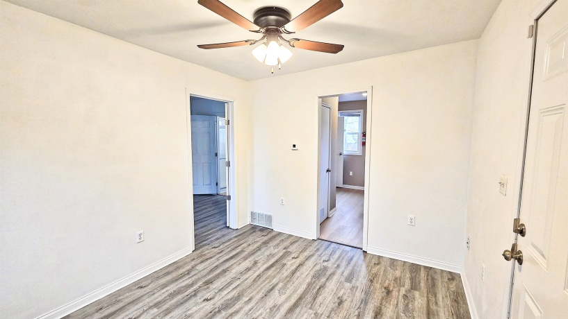 1305 Bond, ROCKFORD, Illinois 61101, 1 Bedroom Bedrooms, ,1 BathroomBathrooms,House,For Sale,Bond,202507222