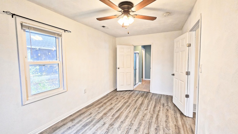 1305 Bond, ROCKFORD, Illinois 61101, 1 Bedroom Bedrooms, ,1 BathroomBathrooms,House,For Sale,Bond,202507222