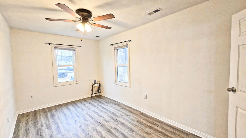 1305 Bond, ROCKFORD, Illinois 61101, 1 Bedroom Bedrooms, ,1 BathroomBathrooms,House,For Sale,Bond,202507222