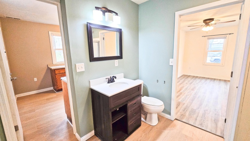 1305 Bond, ROCKFORD, Illinois 61101, 1 Bedroom Bedrooms, ,1 BathroomBathrooms,House,For Sale,Bond,202507222