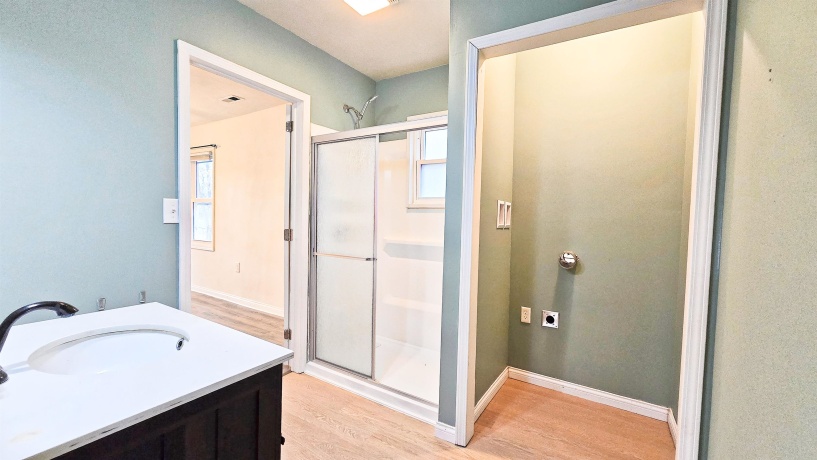 1305 Bond, ROCKFORD, Illinois 61101, 1 Bedroom Bedrooms, ,1 BathroomBathrooms,House,For Sale,Bond,202507222