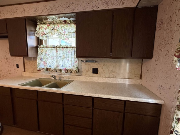 705 Division, POLO, Illinois 61064, 2 Bedrooms Bedrooms, ,1 BathroomBathrooms,House,For Sale,Division,202507226