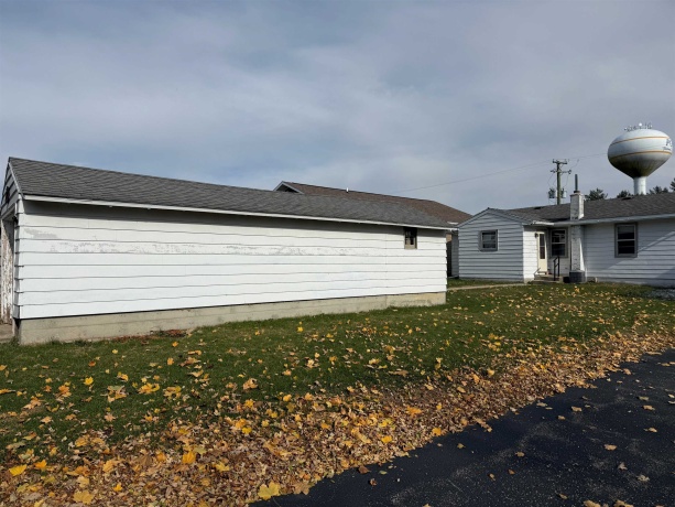 705 Division, POLO, Illinois 61064, 2 Bedrooms Bedrooms, ,1 BathroomBathrooms,House,For Sale,Division,202507226