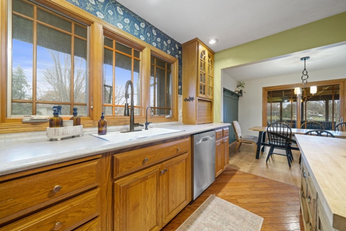 4085 Shorewood, ROCKFORD, Illinois 61101, 4 Bedrooms Bedrooms, ,2 BathroomsBathrooms,House,For Sale,Shorewood,202507228