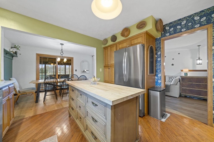 4085 Shorewood, ROCKFORD, Illinois 61101, 4 Bedrooms Bedrooms, ,2 BathroomsBathrooms,House,For Sale,Shorewood,202507228